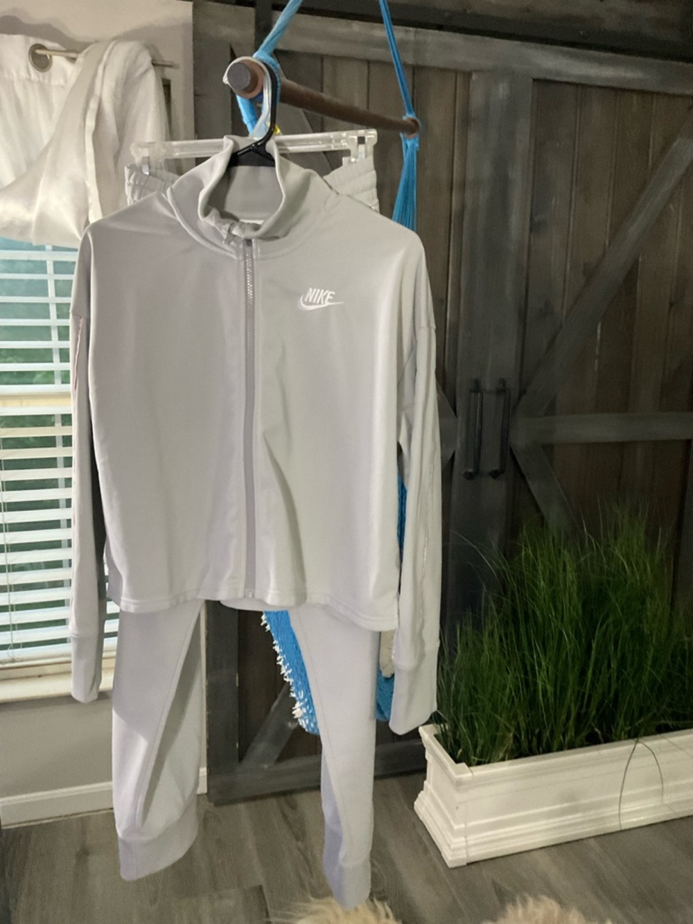 Nike Women’s Light Gray Full-Zip Bomber Jacket